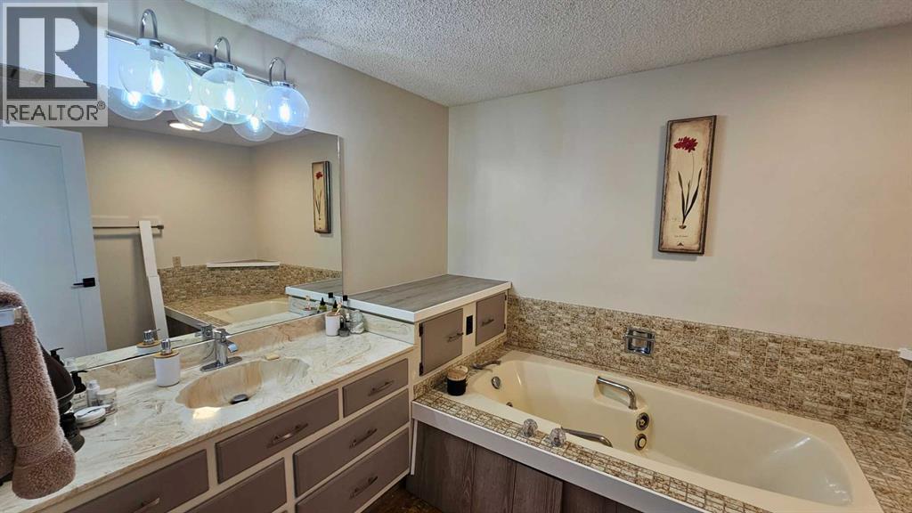 808 1 Street Ne, Milk River, Alberta T0K 1M0 - Photo 23 - A2250000