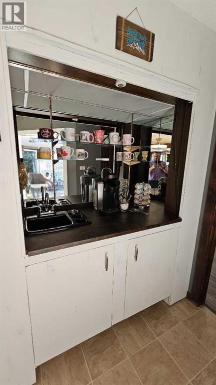 808 1 Street Ne, Milk River, Alberta T0K 1M0 - Photo 11 - A2250000