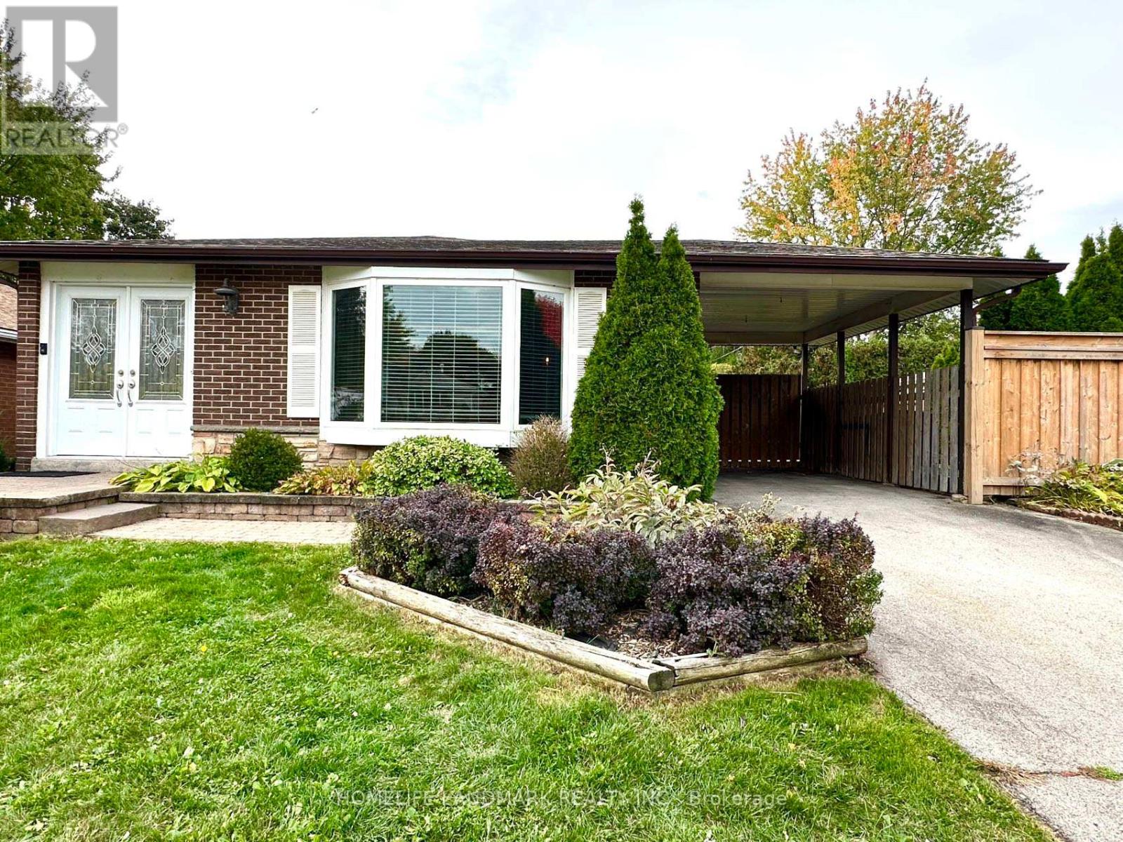 684 CAPE AVENUE, Burlington, Ontario