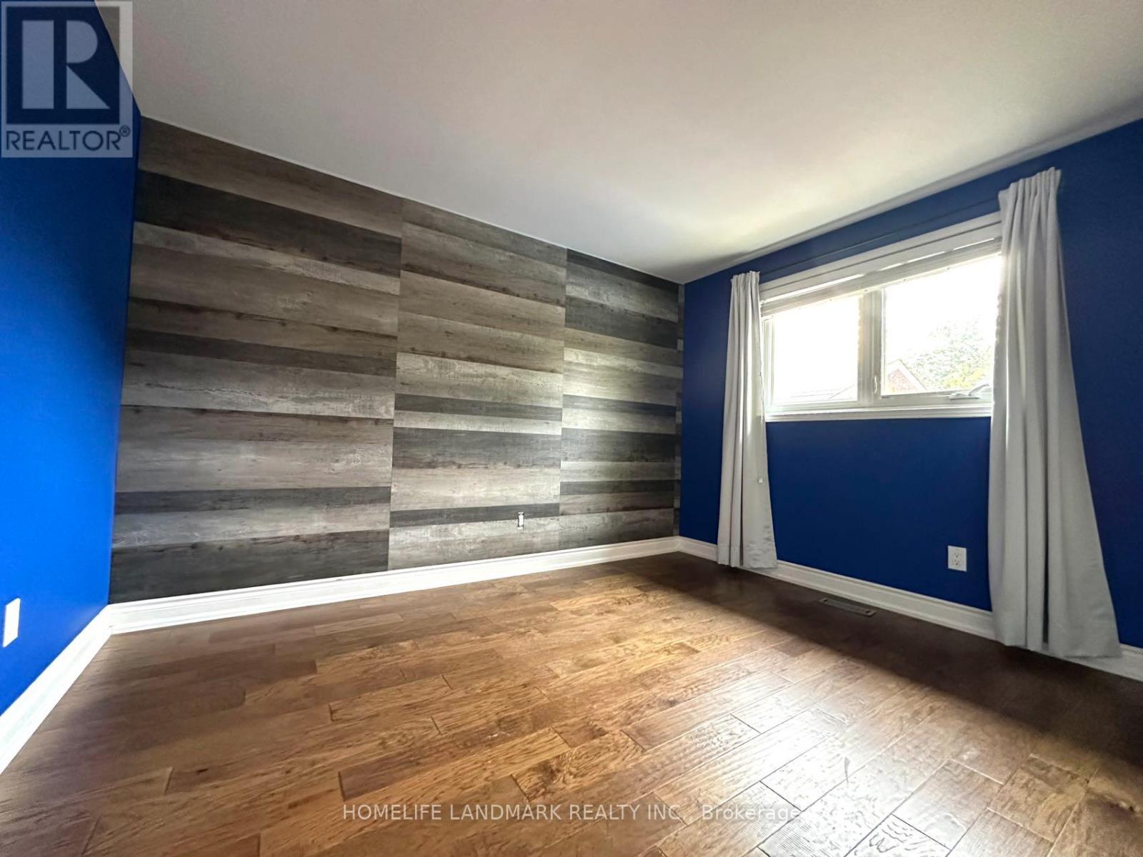 684 Cape Avenue, Burlington, Ontario  L7L 4M8 - Photo 11 - W12482601