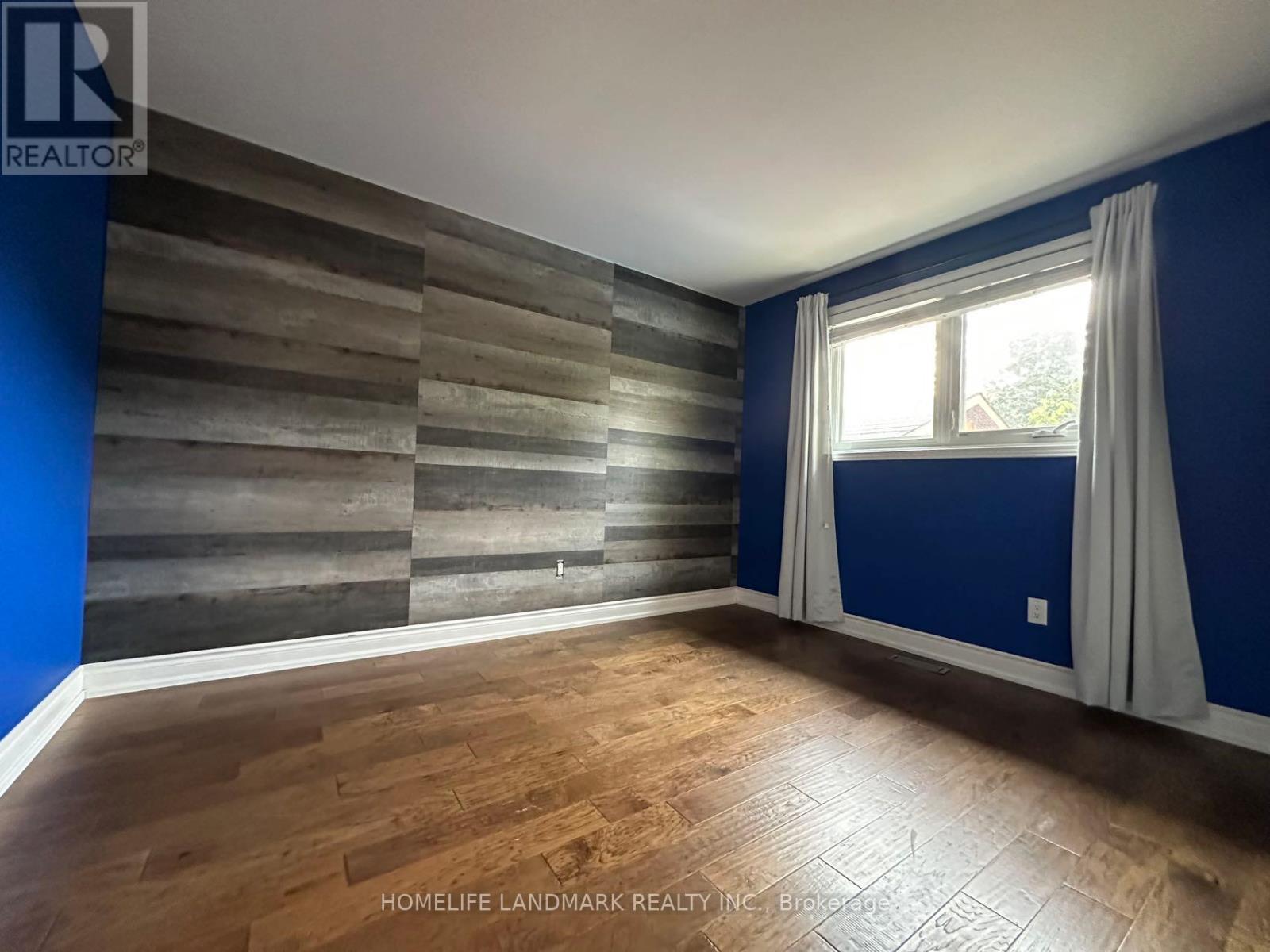 684 Cape Avenue, Burlington, Ontario  L7L 4M8 - Photo 12 - W12482601