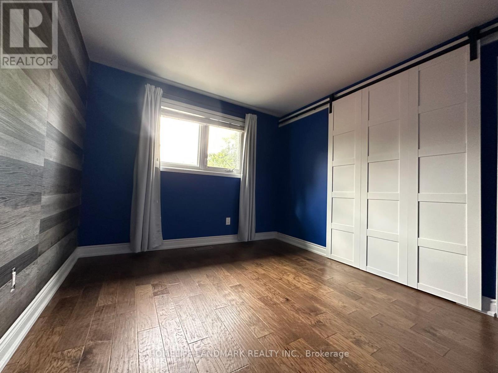 684 Cape Avenue, Burlington, Ontario  L7L 4M8 - Photo 13 - W12482601