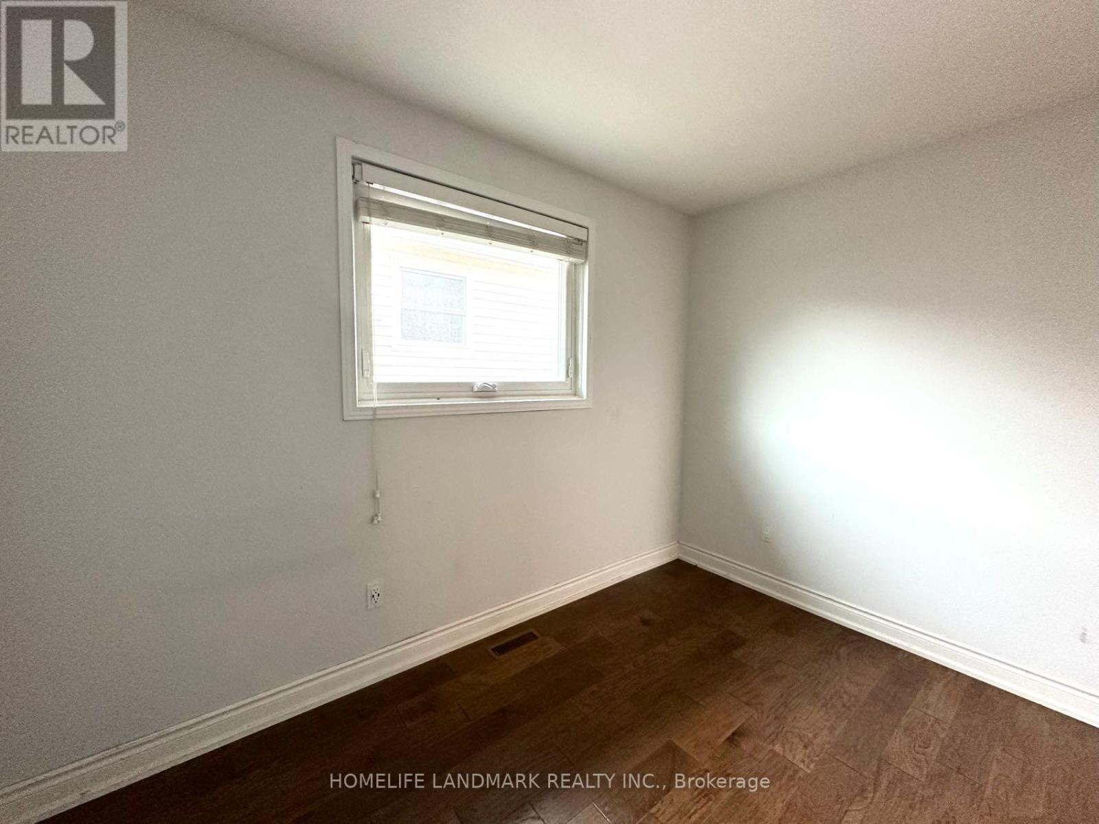 684 Cape Avenue, Burlington, Ontario  L7L 4M8 - Photo 18 - W12482601
