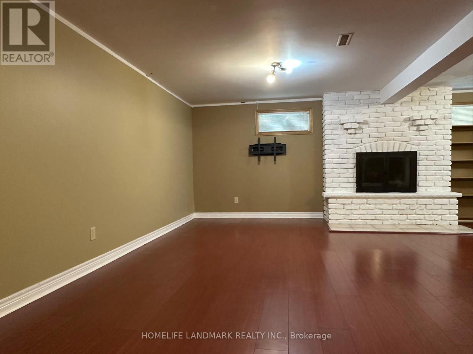 684 Cape Avenue, Burlington, Ontario  L7L 4M8 - Photo 20 - W12482601