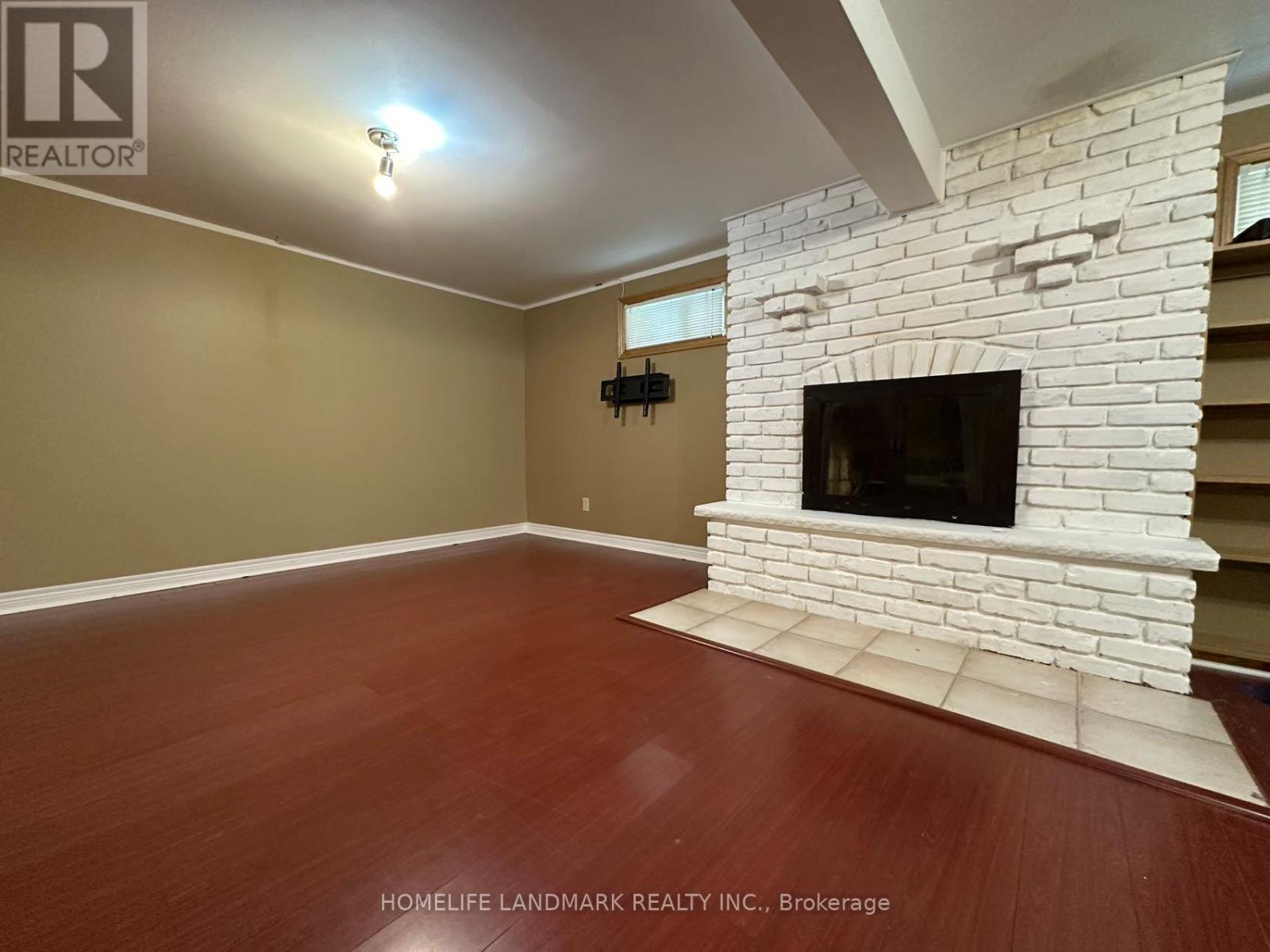 684 Cape Avenue, Burlington, Ontario  L7L 4M8 - Photo 21 - W12482601