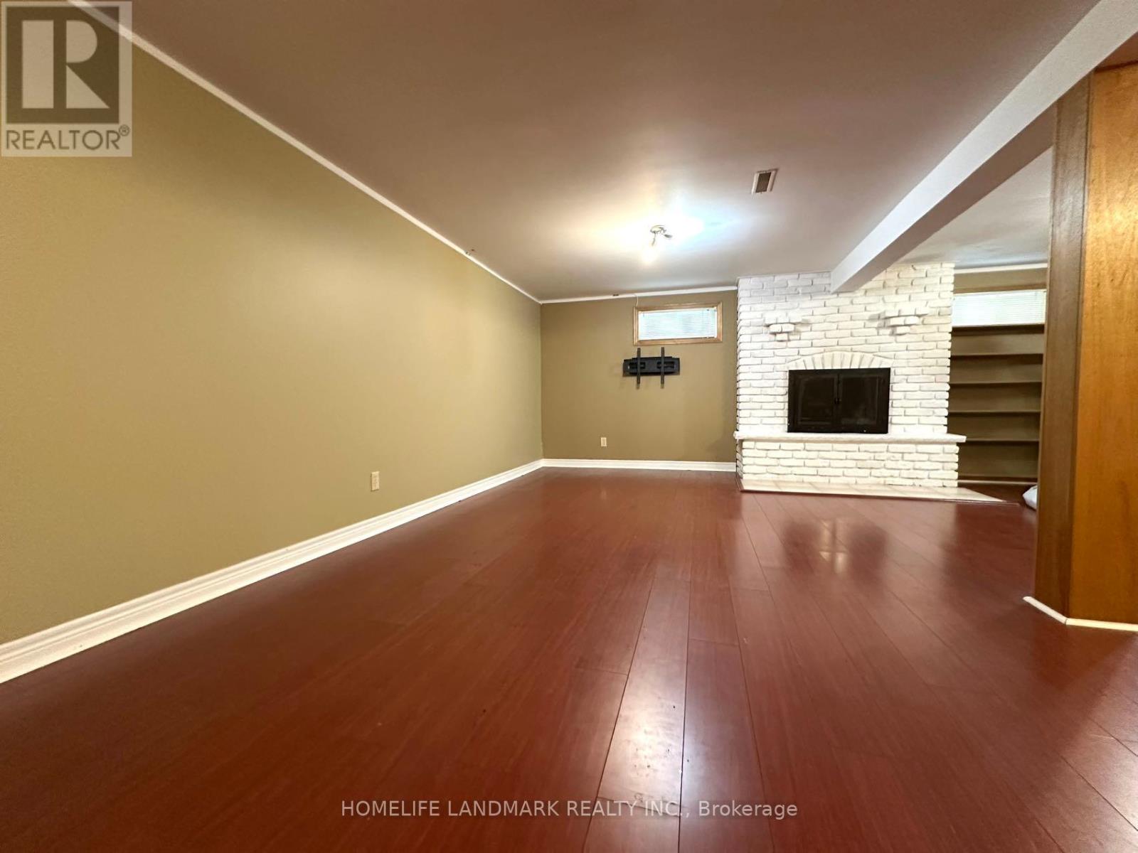 684 Cape Avenue, Burlington, Ontario  L7L 4M8 - Photo 26 - W12482601