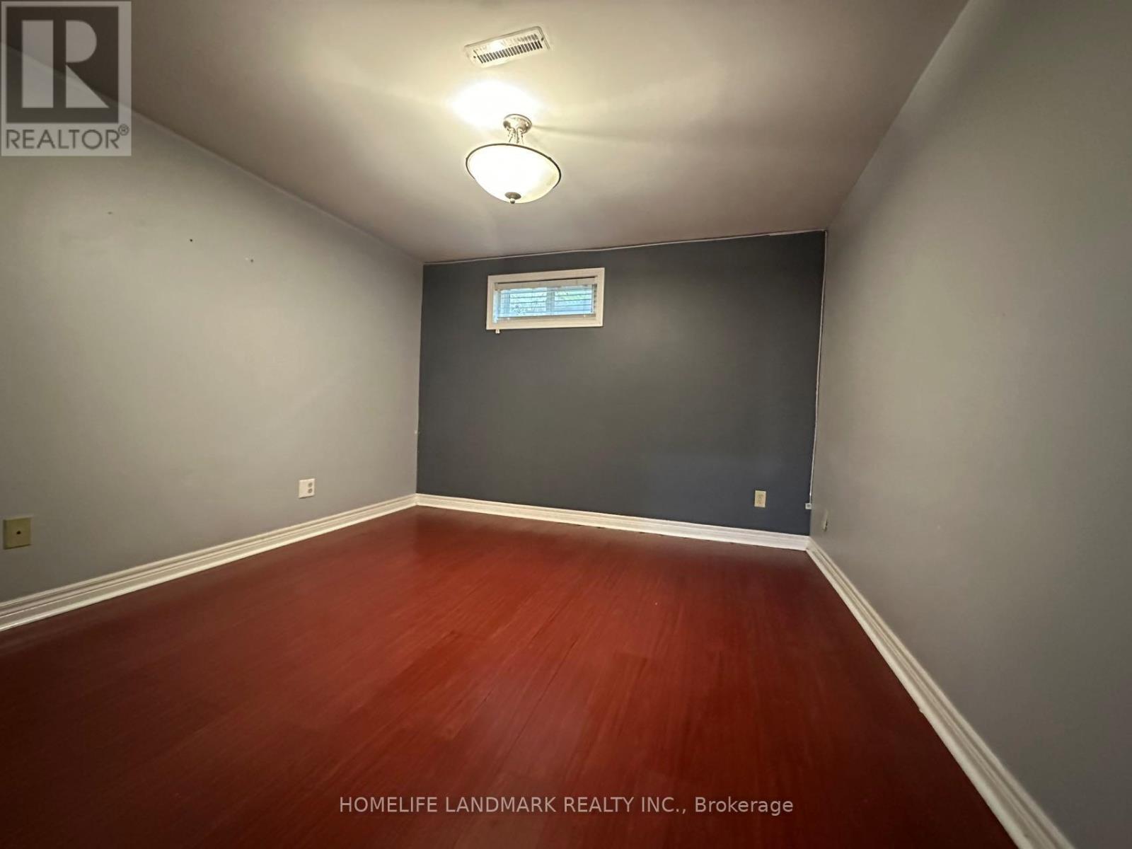 684 Cape Avenue, Burlington, Ontario  L7L 4M8 - Photo 28 - W12482601