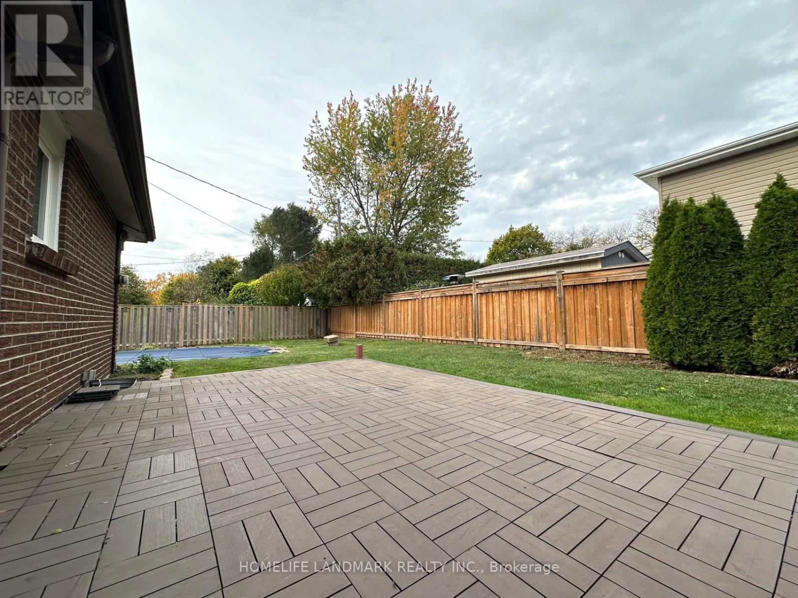 684 Cape Avenue, Burlington, Ontario  L7L 4M8 - Photo 35 - W12482601