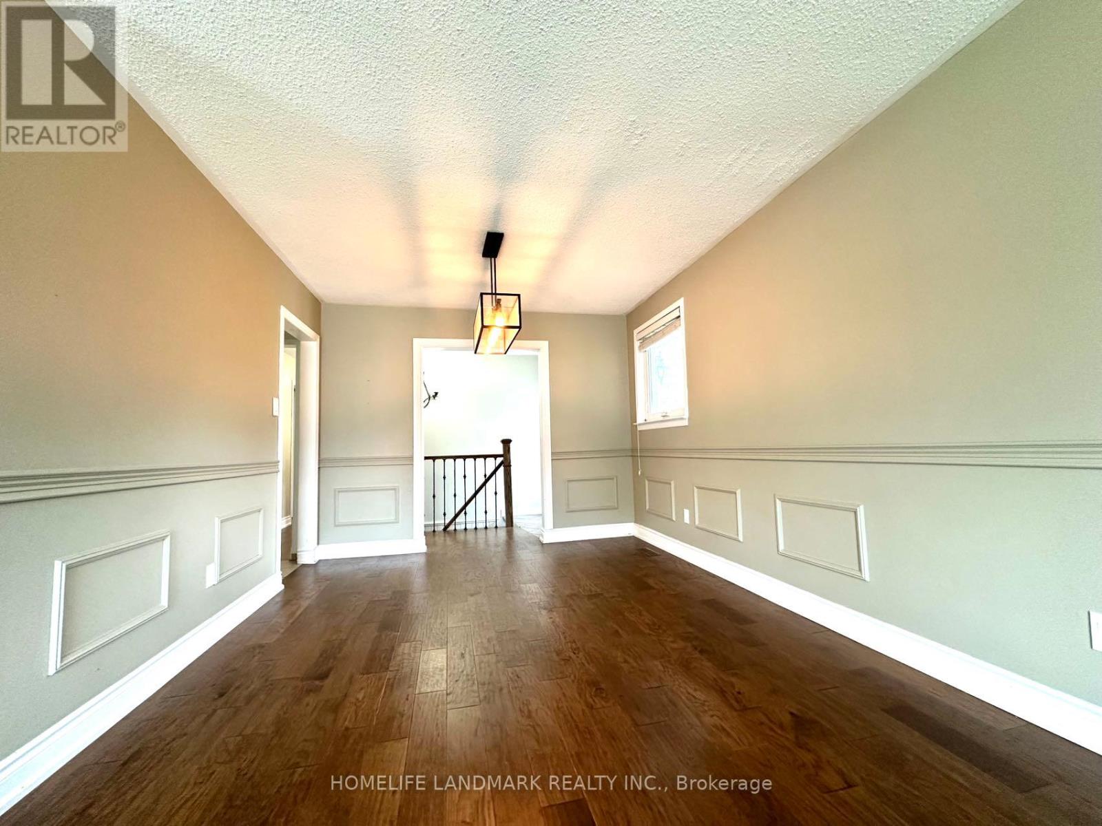 684 Cape Avenue, Burlington, Ontario  L7L 4M8 - Photo 7 - W12482601