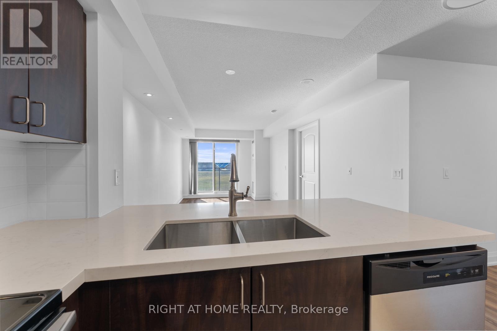 608 - 1070 Sheppard Avenue W, Toronto, Ontario  M3J 0G8 - Photo 14 - W12482603