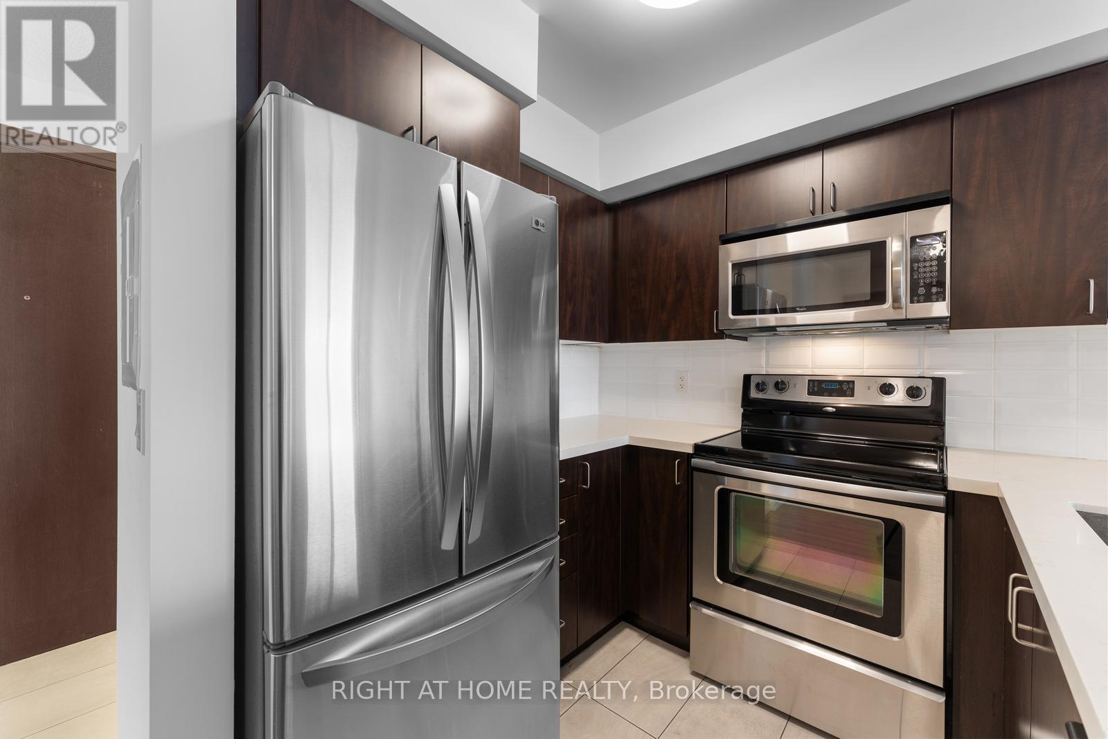 608 - 1070 Sheppard Avenue W, Toronto, Ontario  M3J 0G8 - Photo 16 - W12482603