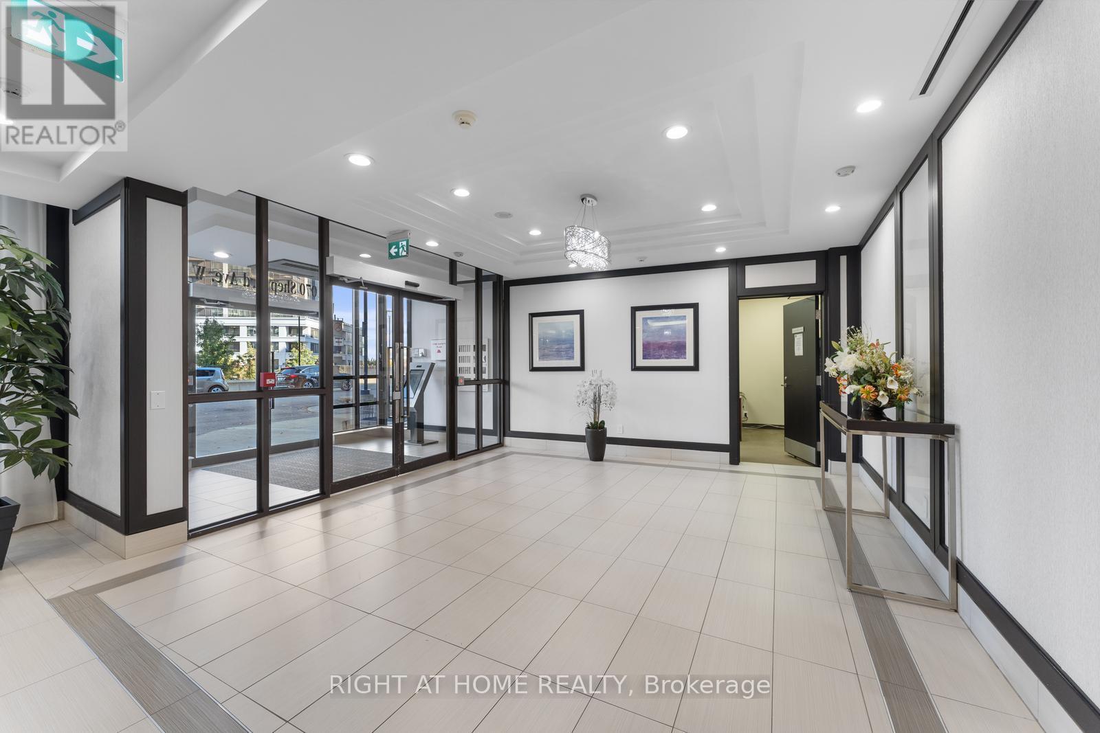 608 - 1070 Sheppard Avenue W, Toronto, Ontario  M3J 0G8 - Photo 3 - W12482603