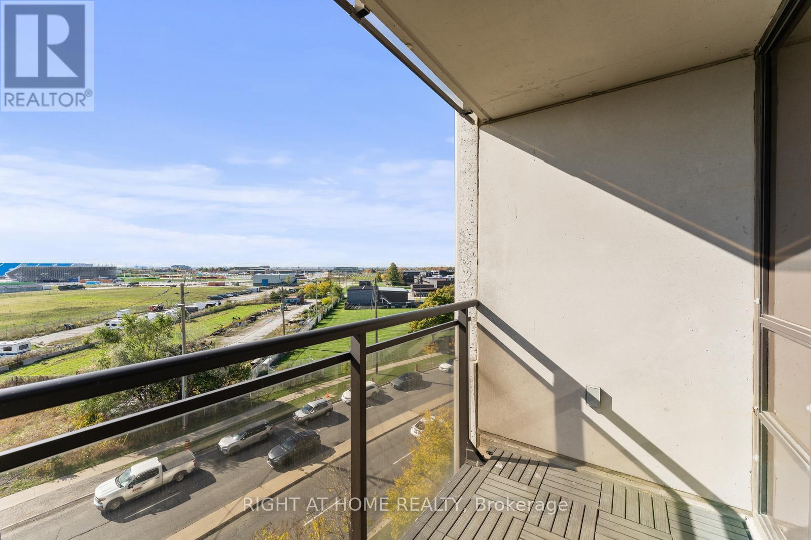 608 - 1070 Sheppard Avenue W, Toronto, Ontario  M3J 0G8 - Photo 31 - W12482603