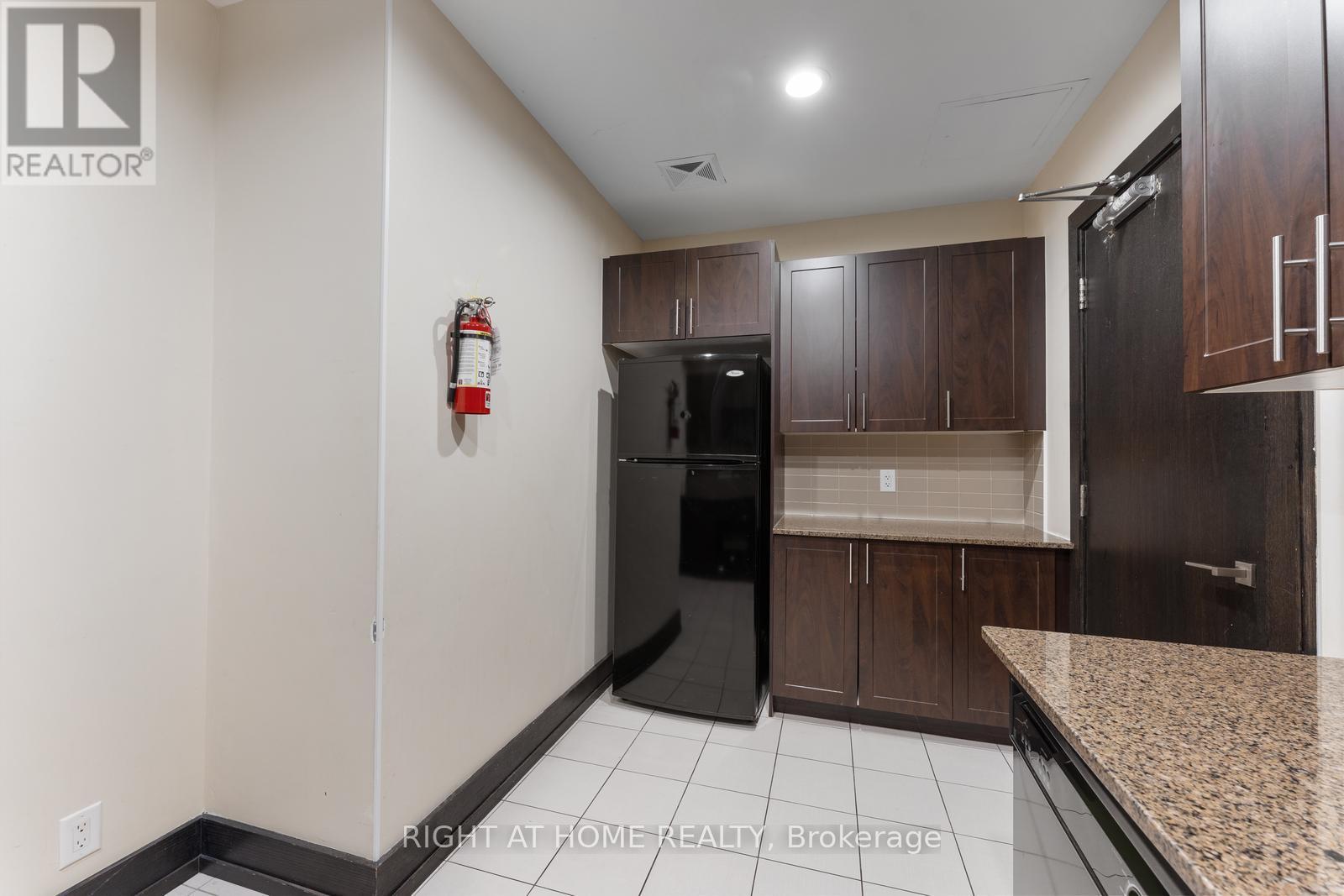 608 - 1070 Sheppard Avenue W, Toronto, Ontario  M3J 0G8 - Photo 36 - W12482603
