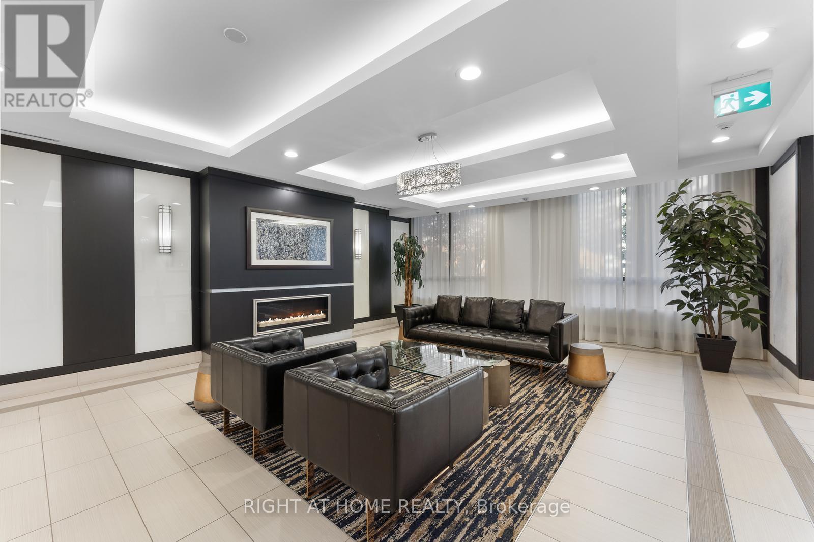 608 - 1070 Sheppard Avenue W, Toronto, Ontario  M3J 0G8 - Photo 4 - W12482603