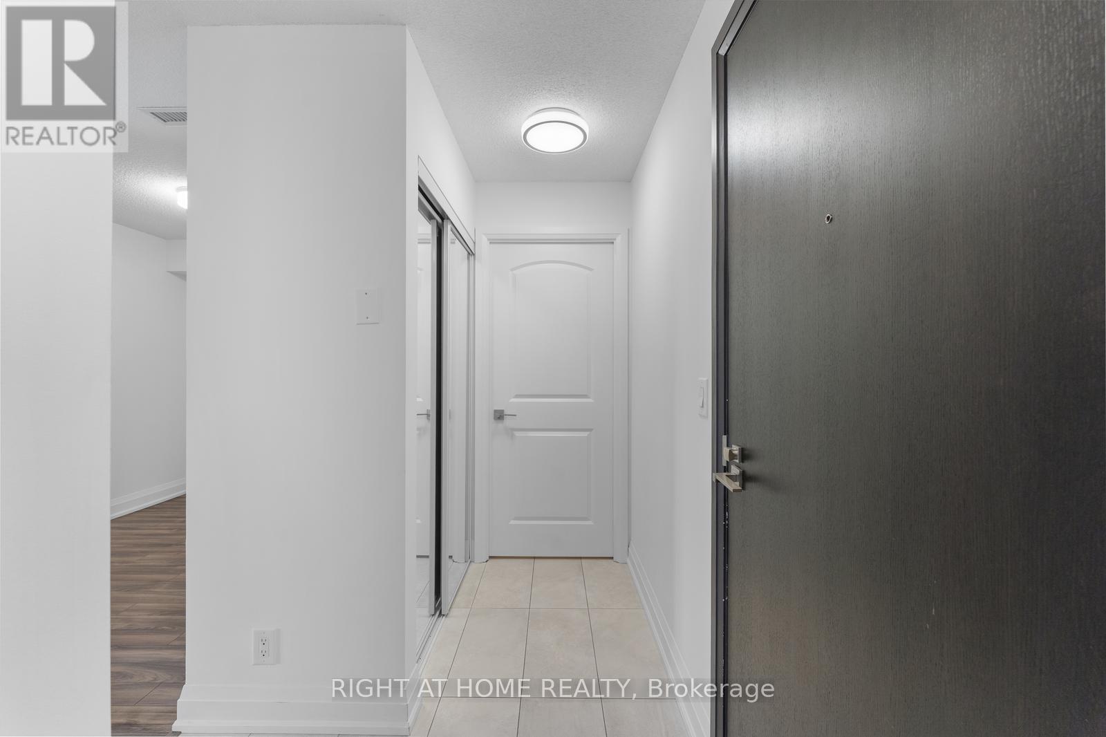 608 - 1070 Sheppard Avenue W, Toronto, Ontario  M3J 0G8 - Photo 8 - W12482603