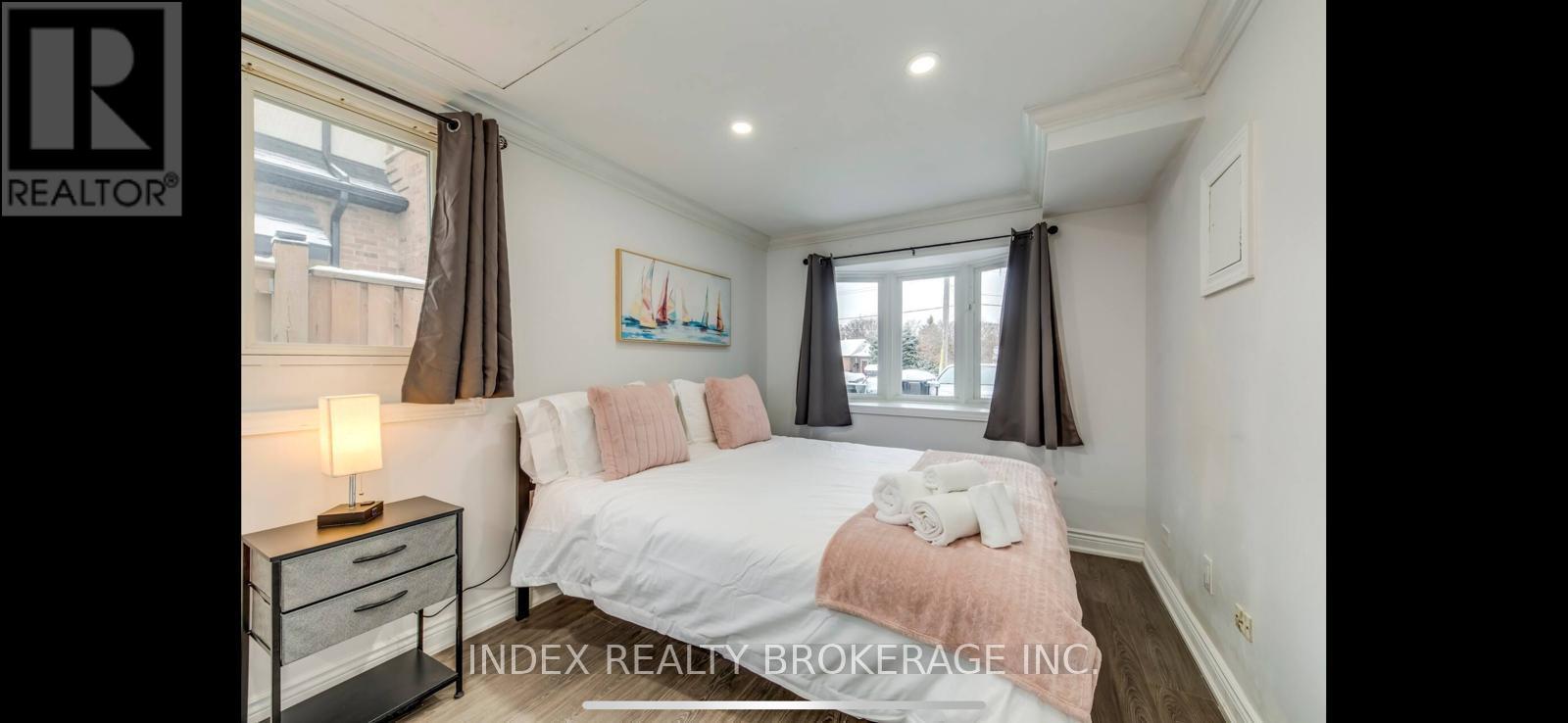 22 Sora Boulevard W, Mississauga, Ontario  L5M 1B2 - Photo 21 - W12468408