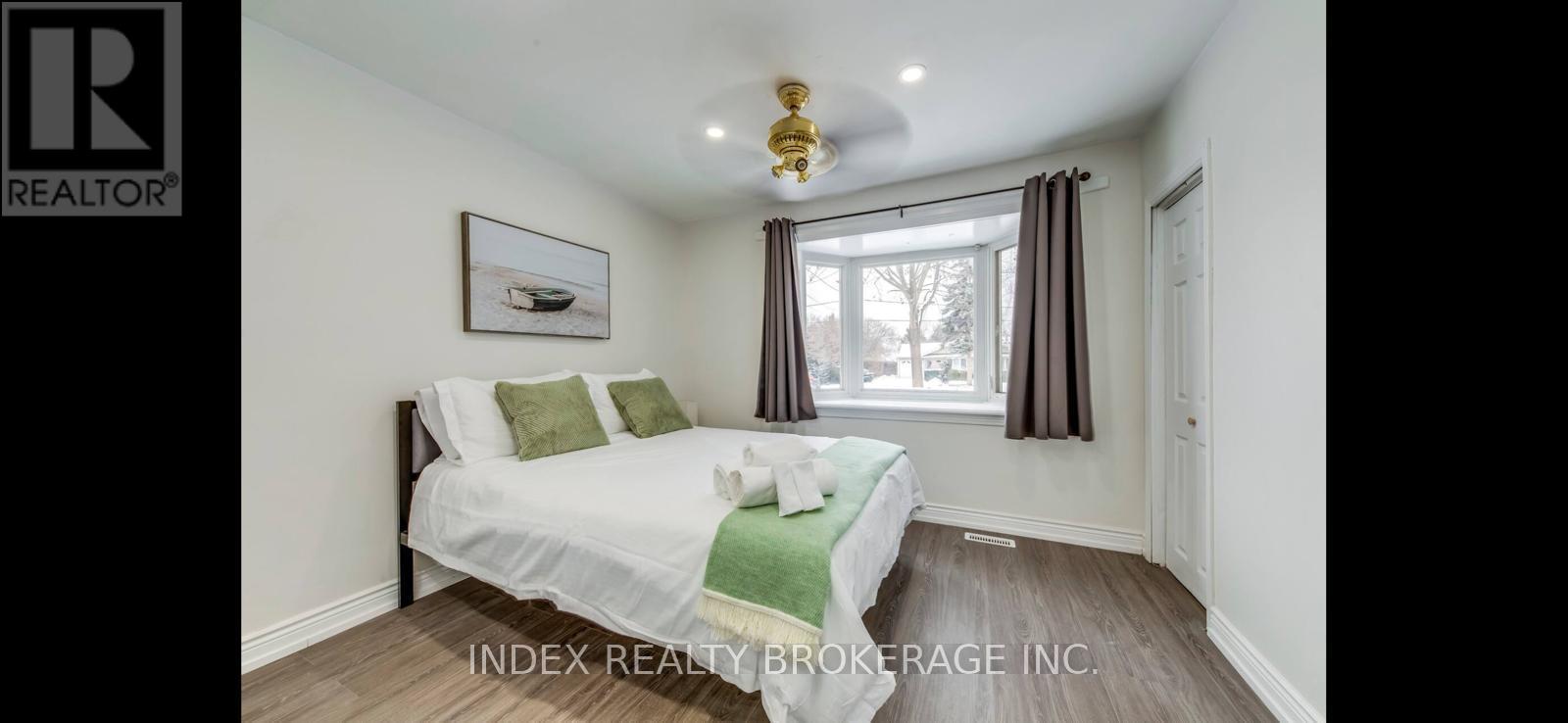 22 Sora Boulevard W, Mississauga, Ontario  L5M 1B2 - Photo 25 - W12468408