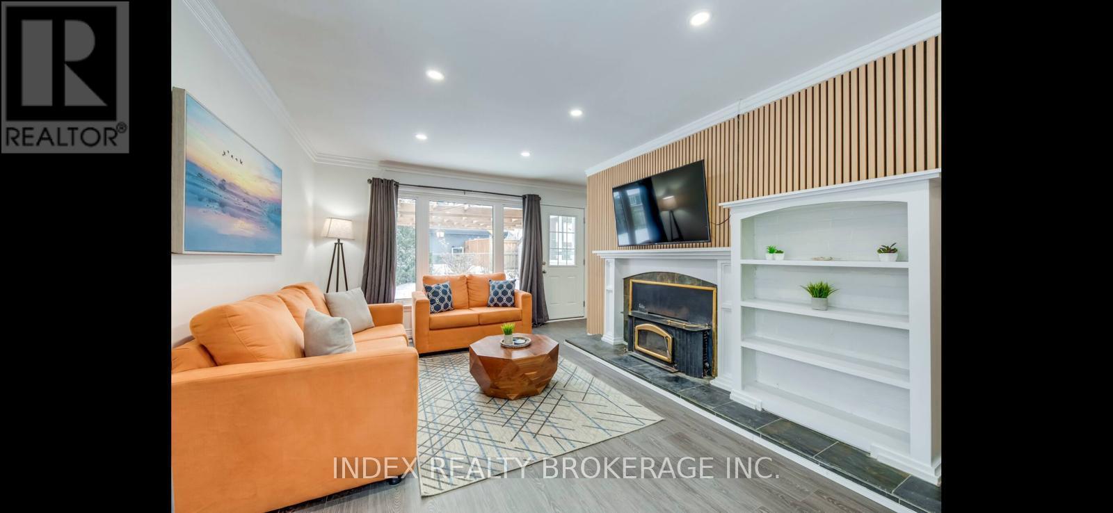 22 Sora Boulevard W, Mississauga, Ontario  L5M 1B2 - Photo 4 - W12468408