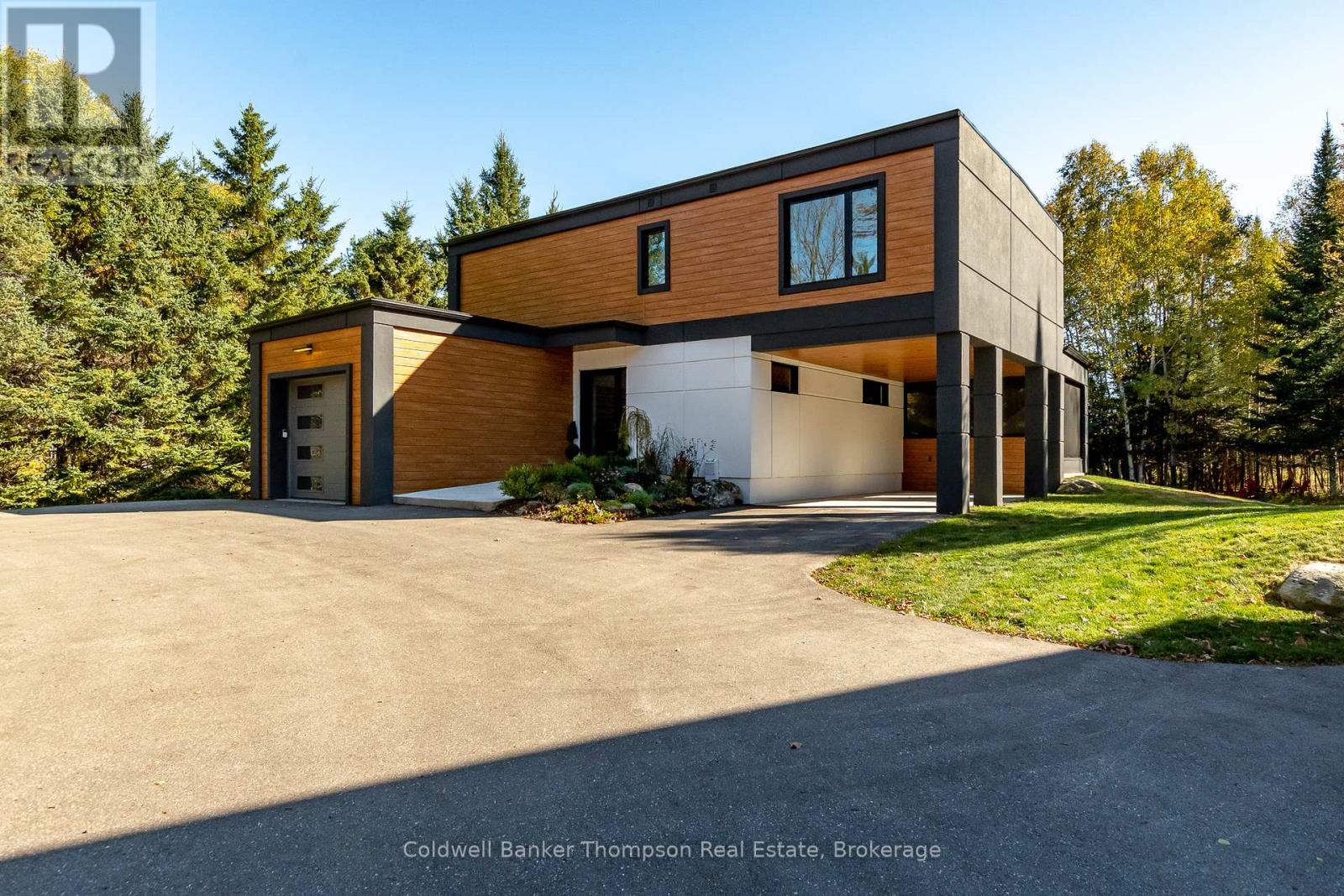 649 SKYHILLS ROAD, Huntsville, Ontario