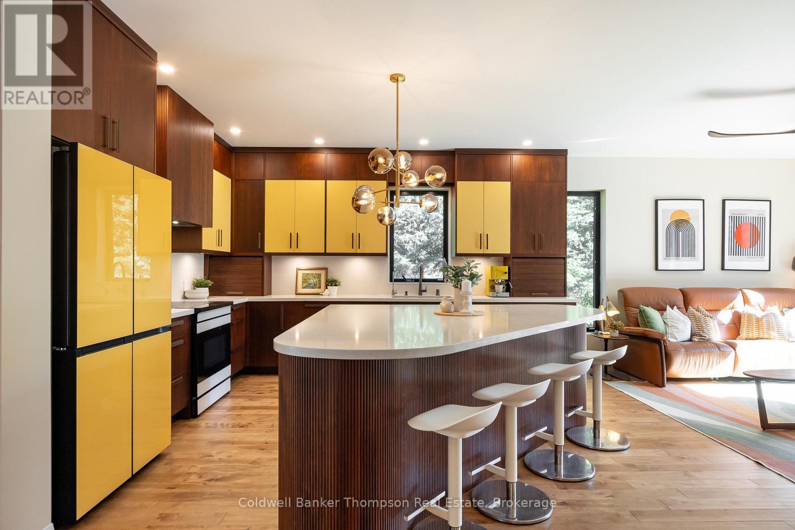 649 Skyhills Road, Huntsville, Ontario P1H 2N5 - Photo 7 - X12469637