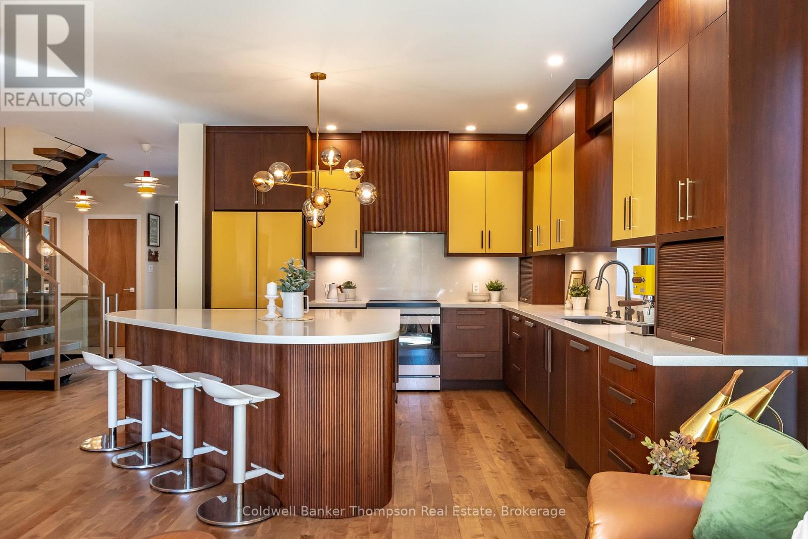 649 Skyhills Road, Huntsville, Ontario P1H 2N5 - Photo 6 - X12469637