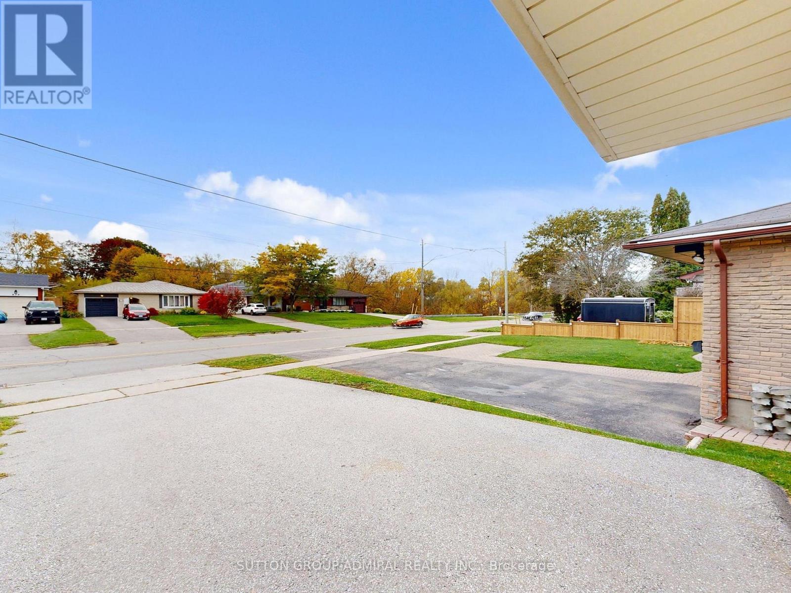 680 Adelaide Avenue E, Oshawa, Ontario  L1G 2A8 - Photo 3 - E12482608