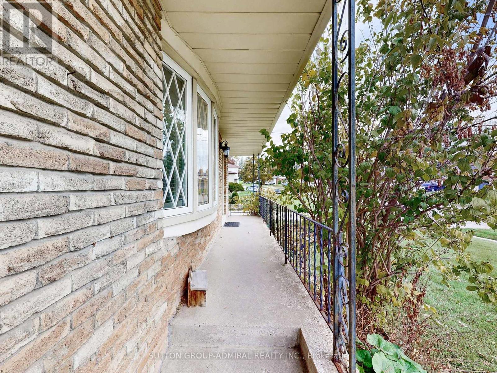680 Adelaide Avenue E, Oshawa, Ontario  L1G 2A8 - Photo 4 - E12482608
