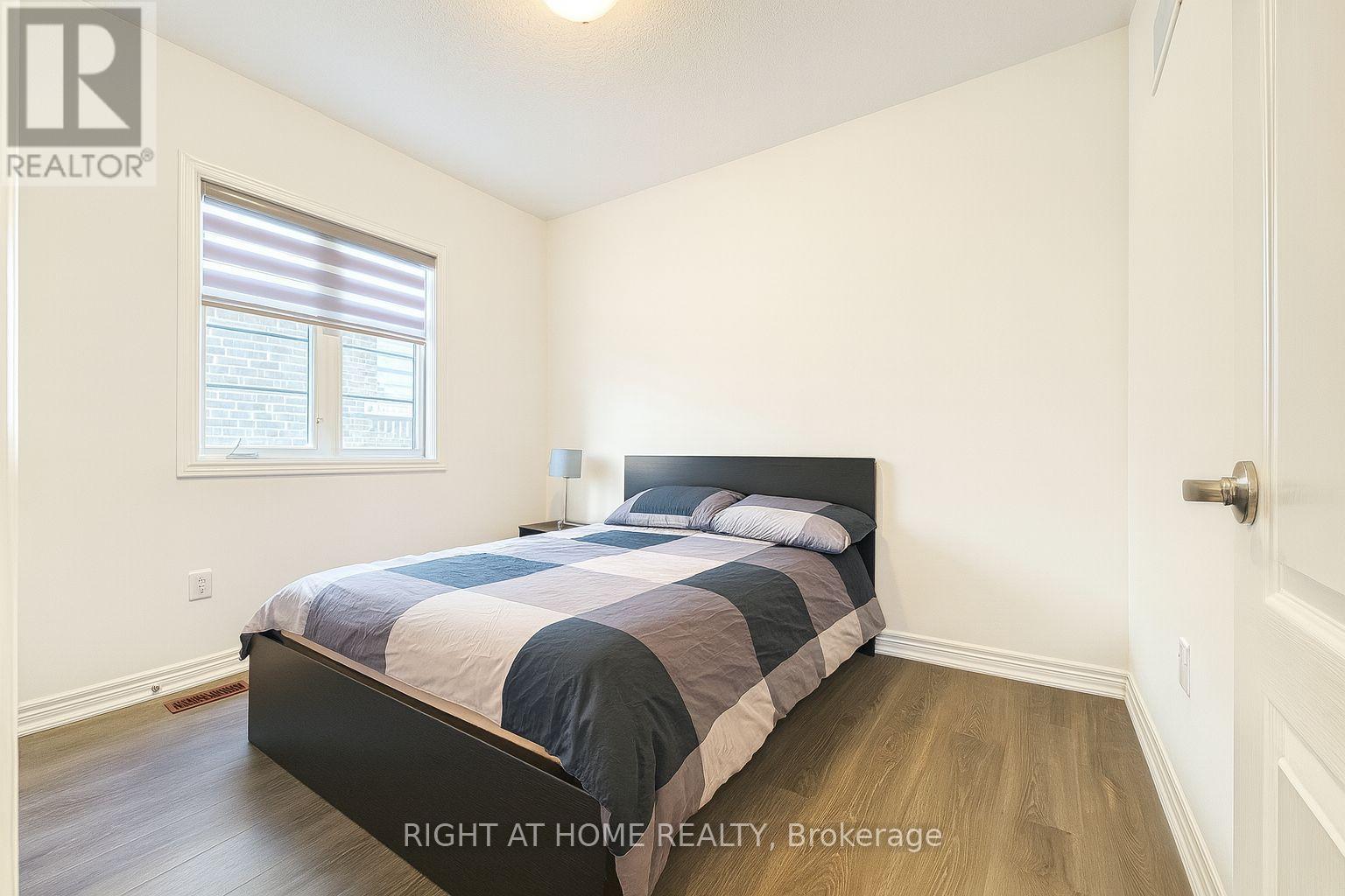 21 Trailbank Gardens, Hamilton (Waterdown), Ontario  L8B 1Z3 - Photo 21 - X12482607