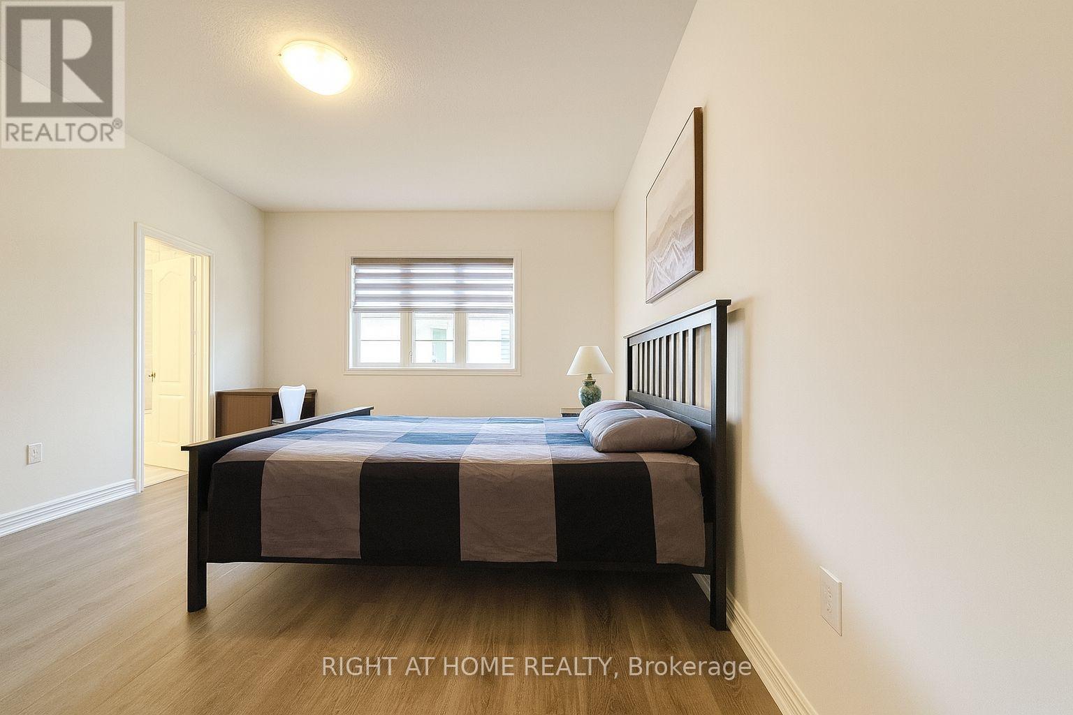 21 Trailbank Gardens, Hamilton (Waterdown), Ontario  L8B 1Z3 - Photo 24 - X12482607