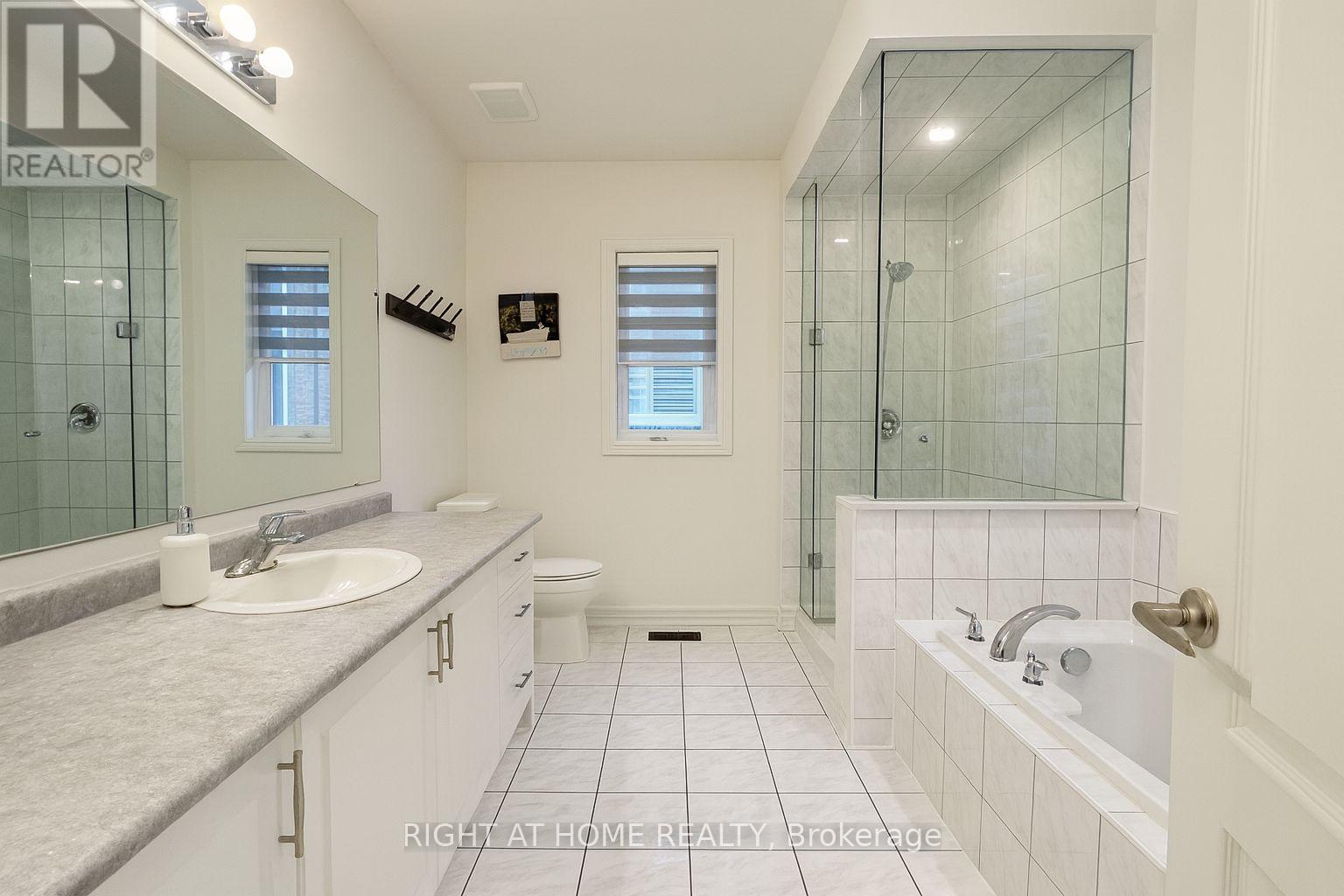 21 Trailbank Gardens, Hamilton (Waterdown), Ontario  L8B 1Z3 - Photo 27 - X12482607
