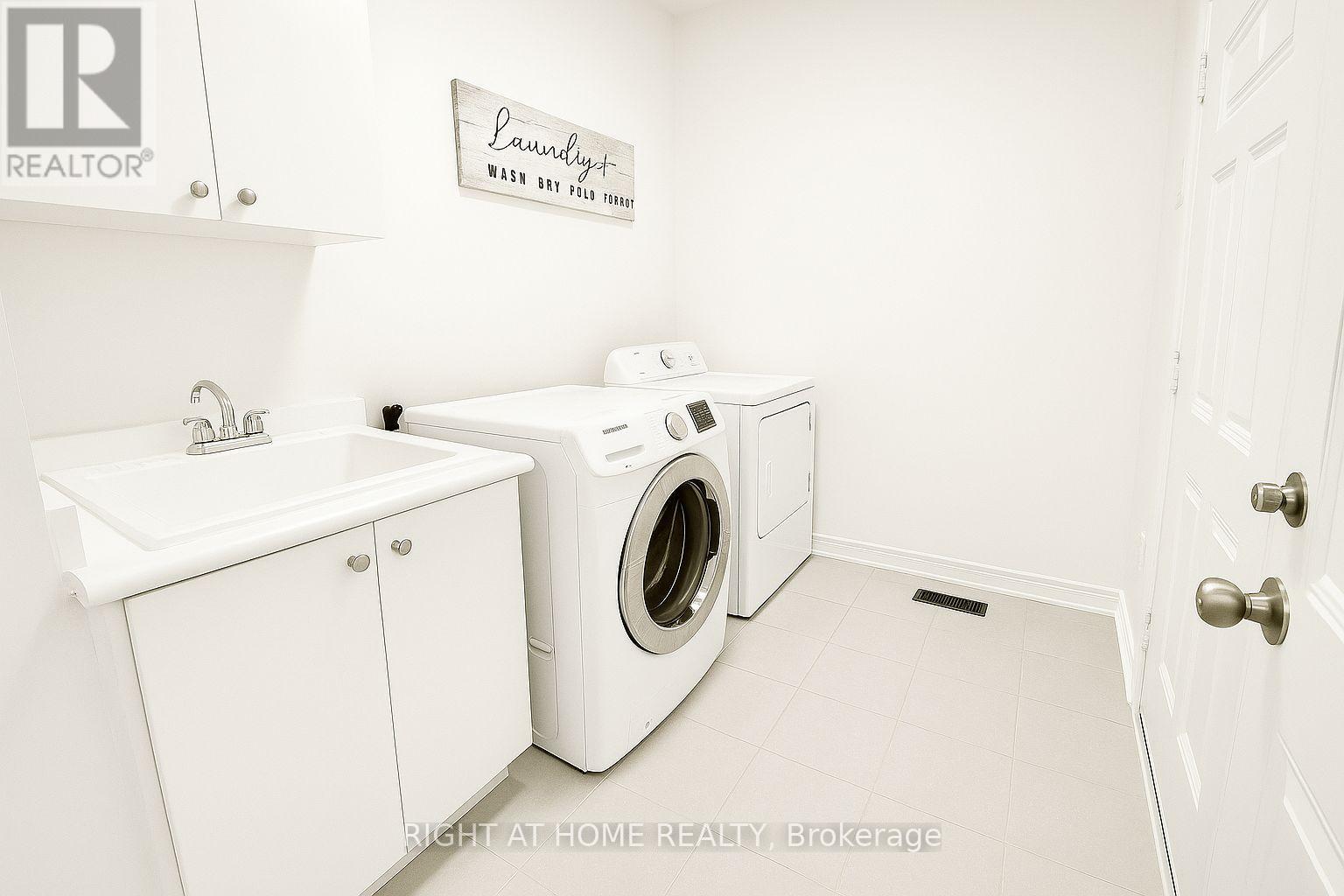21 Trailbank Gardens, Hamilton (Waterdown), Ontario  L8B 1Z3 - Photo 30 - X12482607