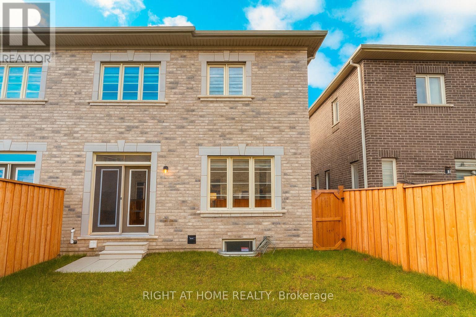 21 Trailbank Gardens, Hamilton (Waterdown), Ontario  L8B 1Z3 - Photo 38 - X12482607