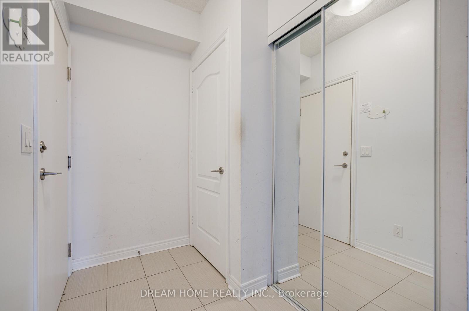 721 - 2756 Old Leslie Street, Toronto (Bayview Village), Ontario  M2K 0E2 - Photo 9 - C12482622