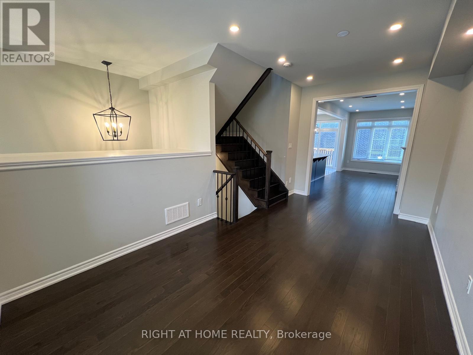 26 Sunset Terrace, Vaughan (Vellore Village), Ontario  L6H 4S3 - Photo 4 - N12482612