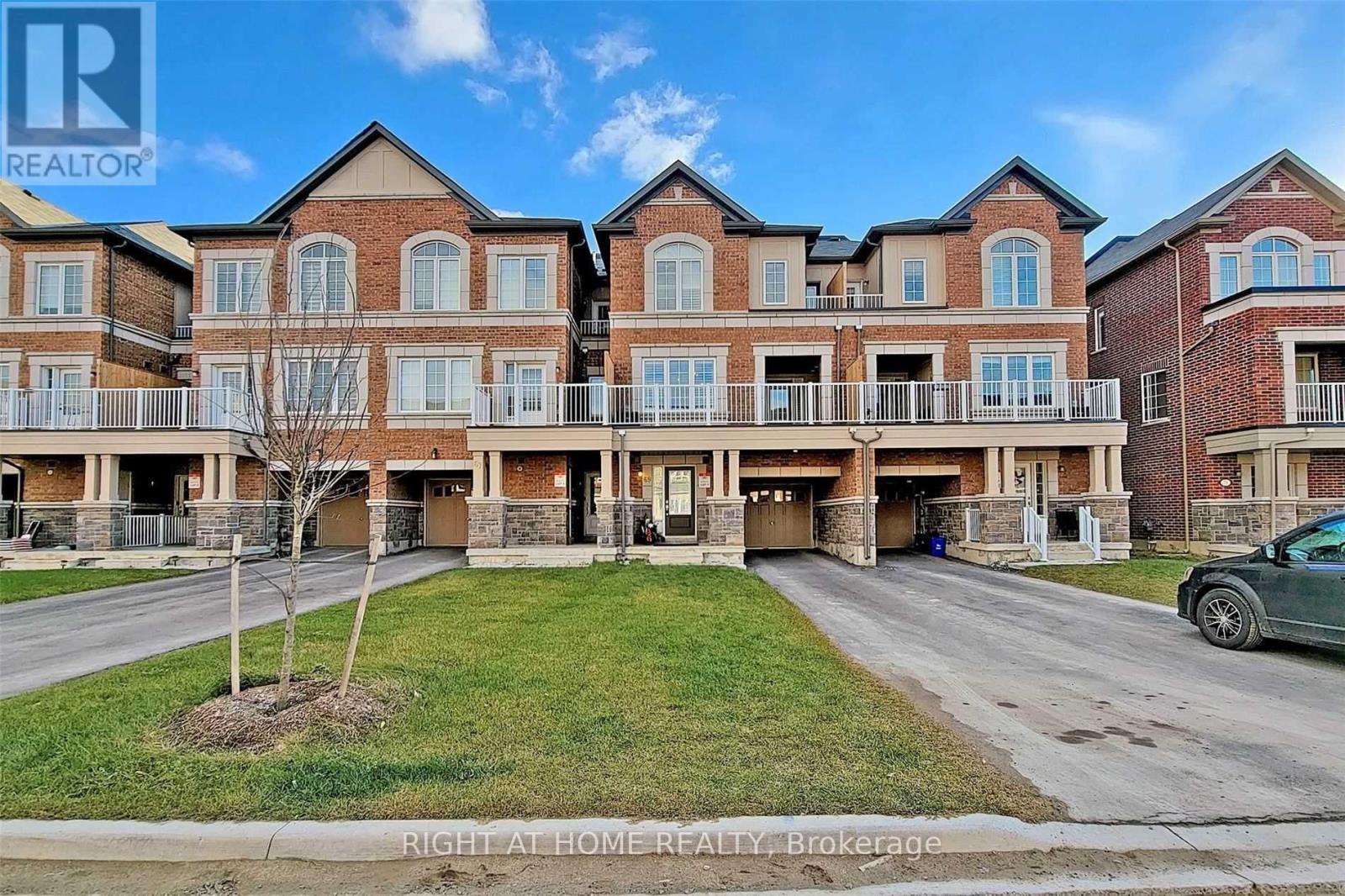 71 NESS DRIVE, Richmond Hill, Ontario