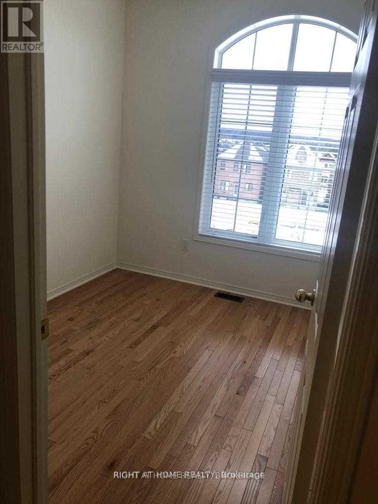 71 Ness Drive, Richmond Hill, Ontario  L4K 0K5 - Photo 11 - N12482614