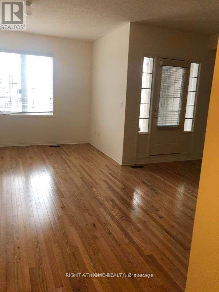 71 Ness Drive, Richmond Hill, Ontario  L4K 0K5 - Photo 3 - N12482614