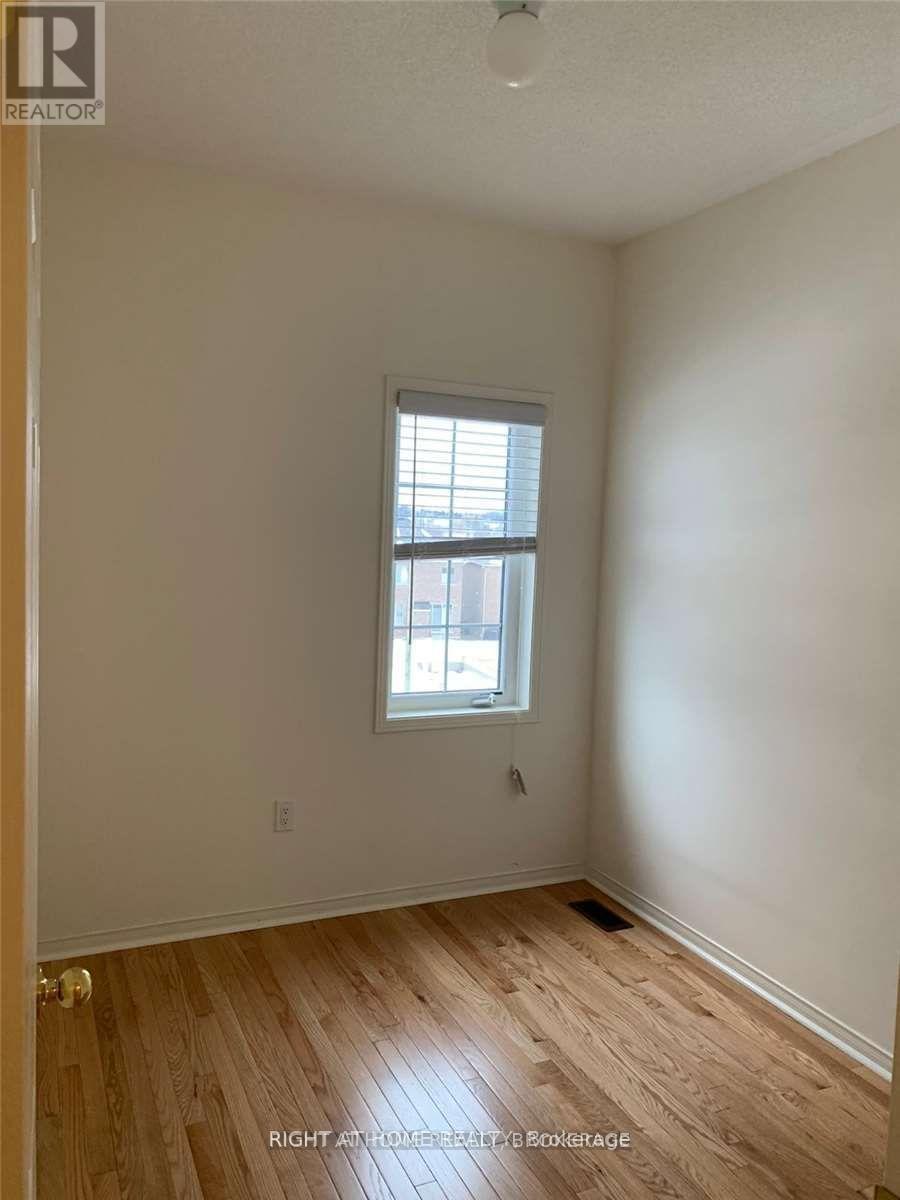 71 Ness Drive, Richmond Hill, Ontario  L4K 0K5 - Photo 8 - N12482614