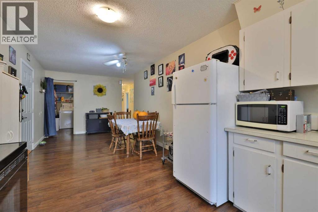 5611 53 Avenue, Camrose, Alberta  T4V 4P7 - Photo 11 - A2266378