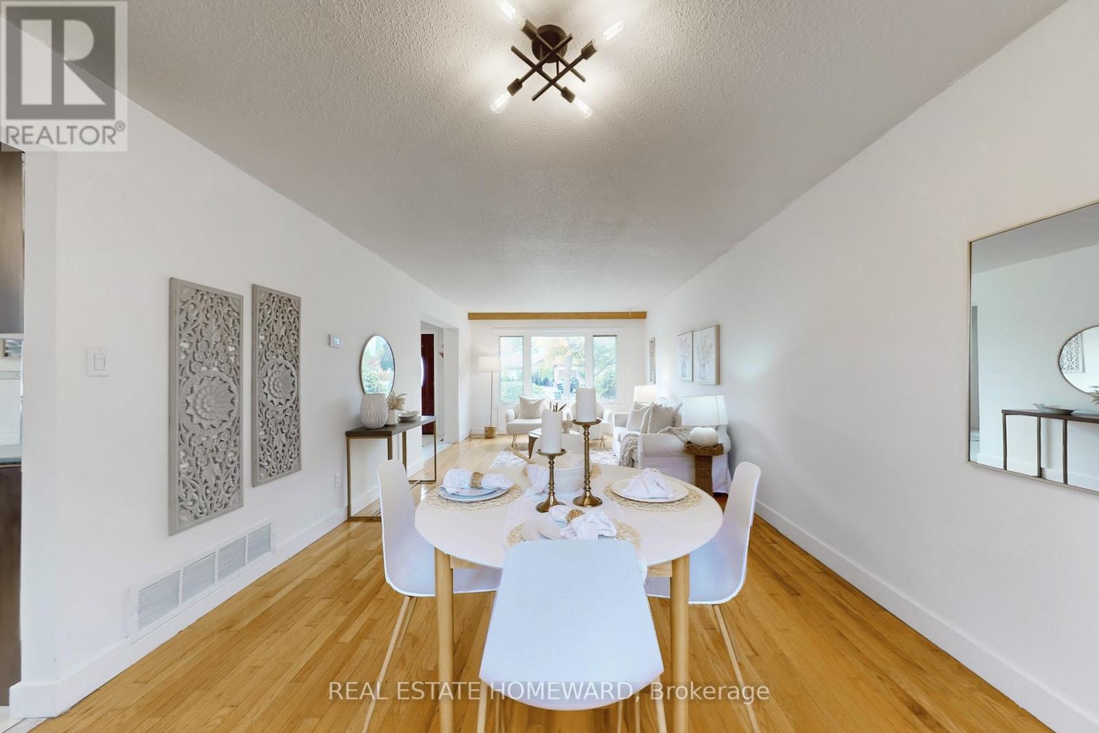 255 Kristin Grove, Mississauga (Mississauga Valleys), Ontario  L5A 3E7 - Photo 11 - W12482616
