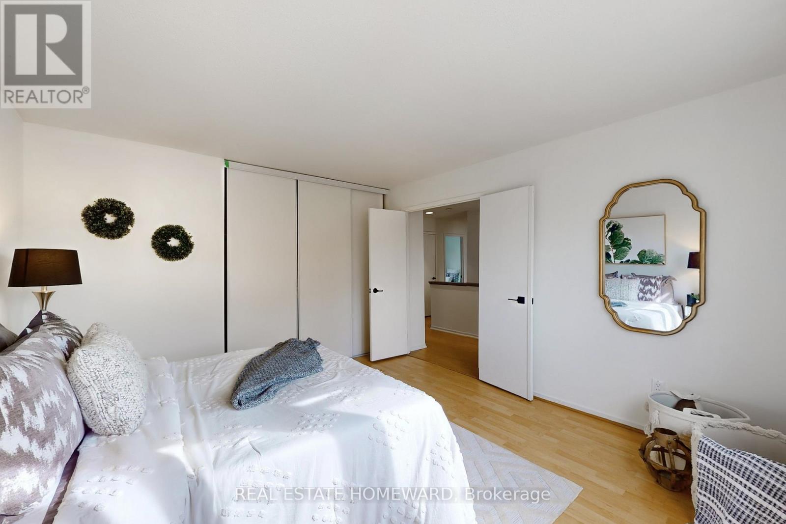 255 Kristin Grove, Mississauga (Mississauga Valleys), Ontario  L5A 3E7 - Photo 29 - W12482616