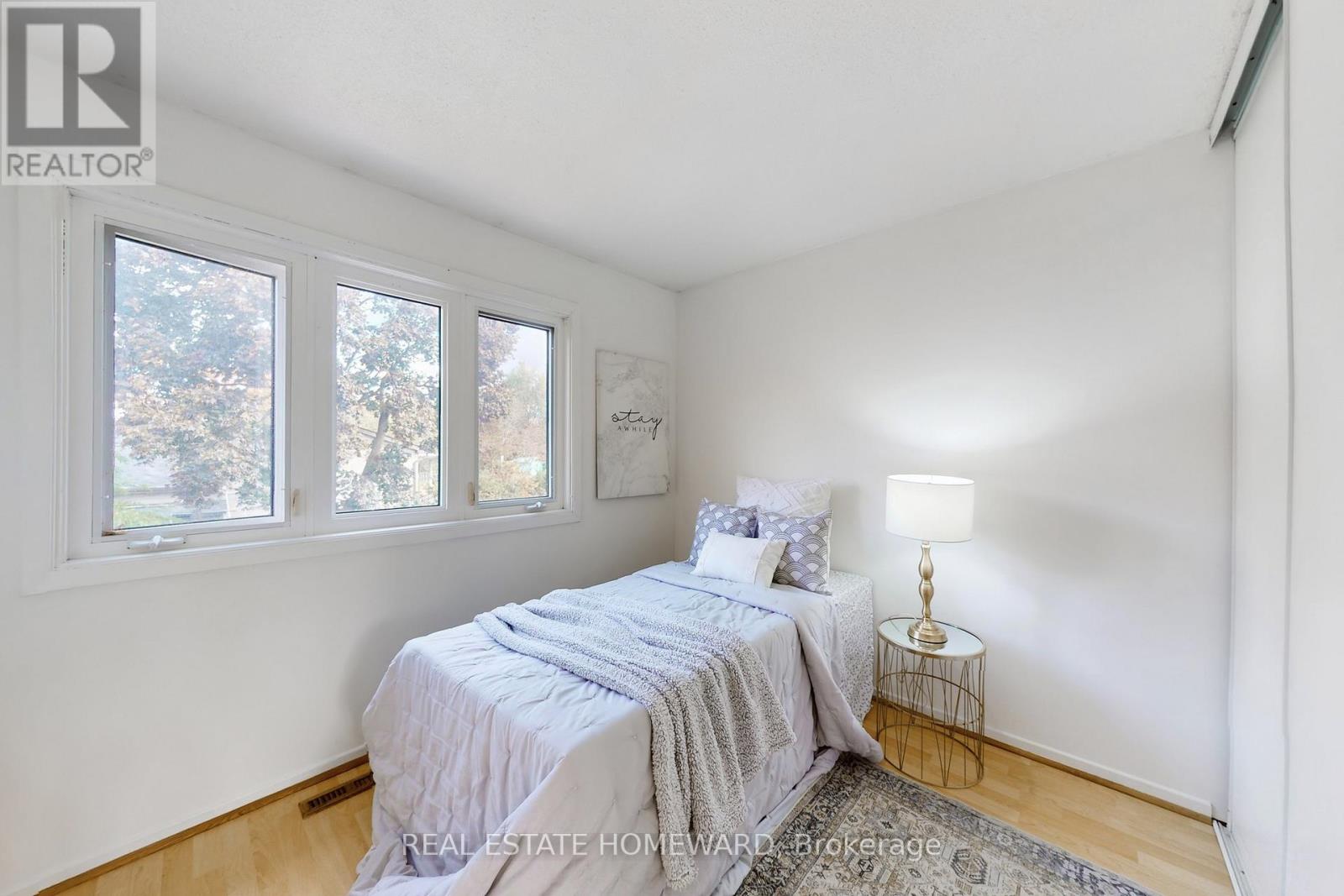 255 Kristin Grove, Mississauga (Mississauga Valleys), Ontario  L5A 3E7 - Photo 30 - W12482616