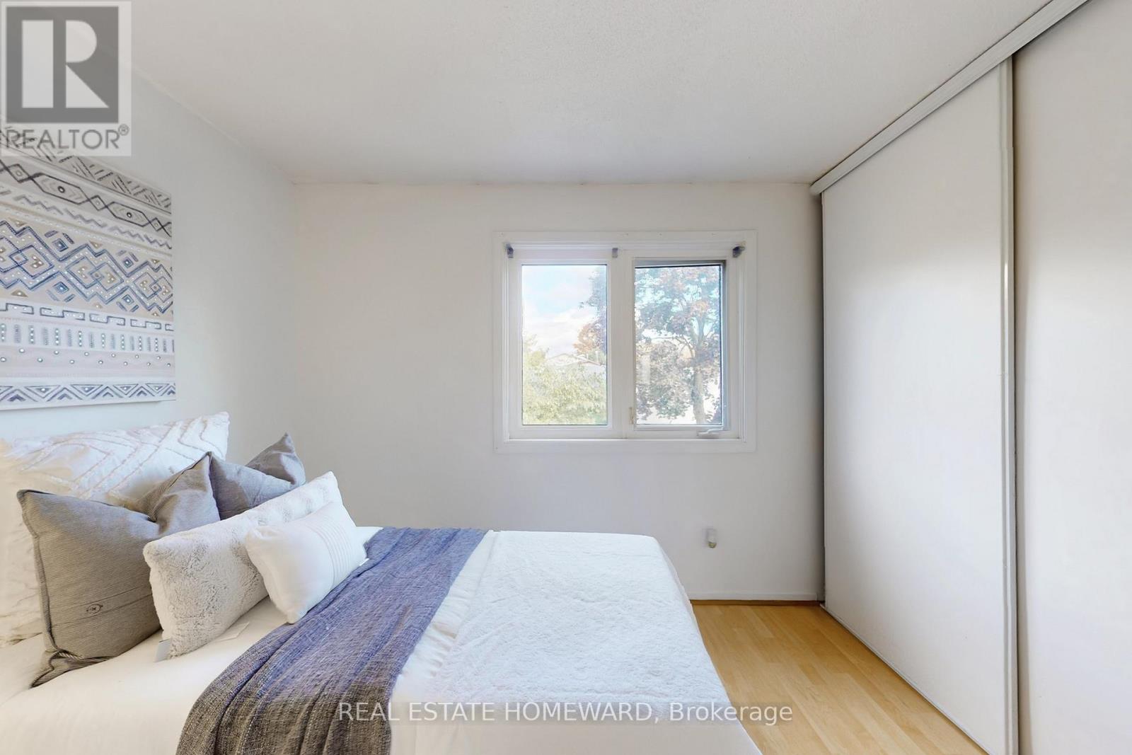 255 Kristin Grove, Mississauga (Mississauga Valleys), Ontario  L5A 3E7 - Photo 32 - W12482616