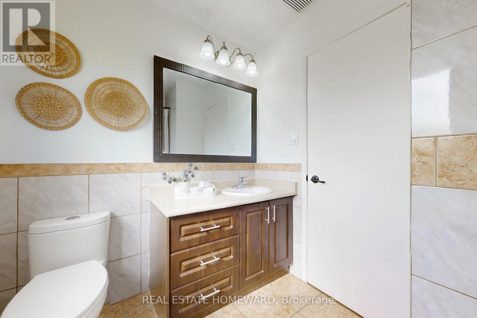 255 Kristin Grove, Mississauga (Mississauga Valleys), Ontario  L5A 3E7 - Photo 34 - W12482616