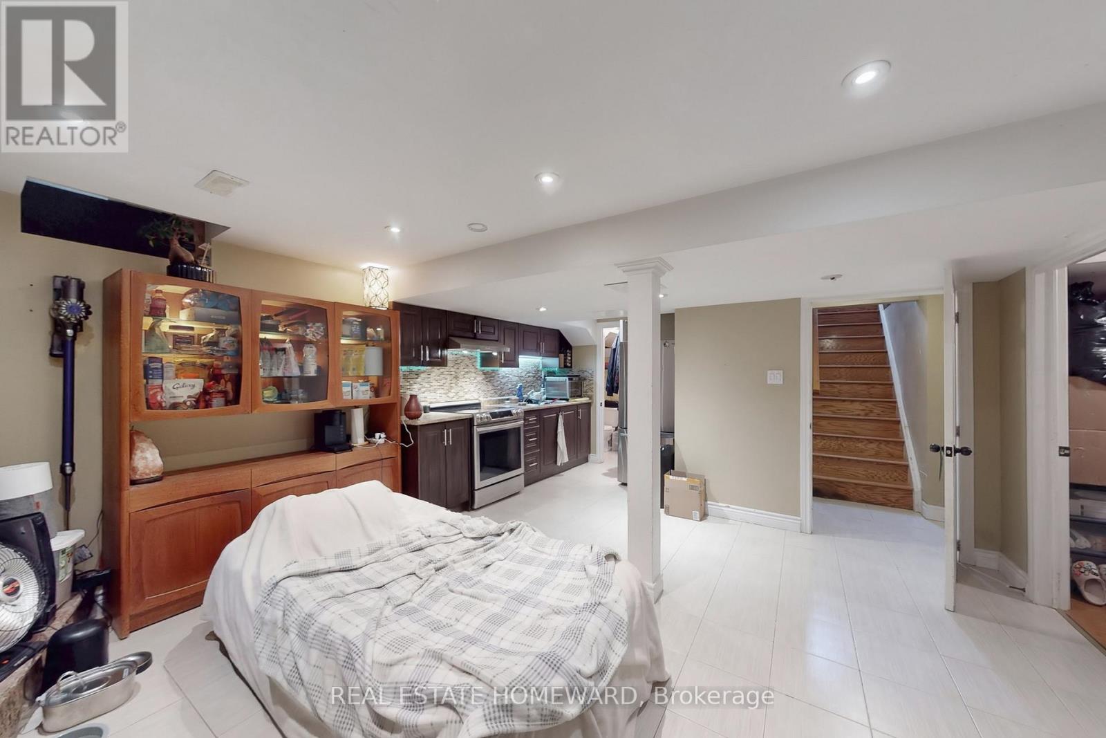 255 Kristin Grove, Mississauga (Mississauga Valleys), Ontario  L5A 3E7 - Photo 35 - W12482616