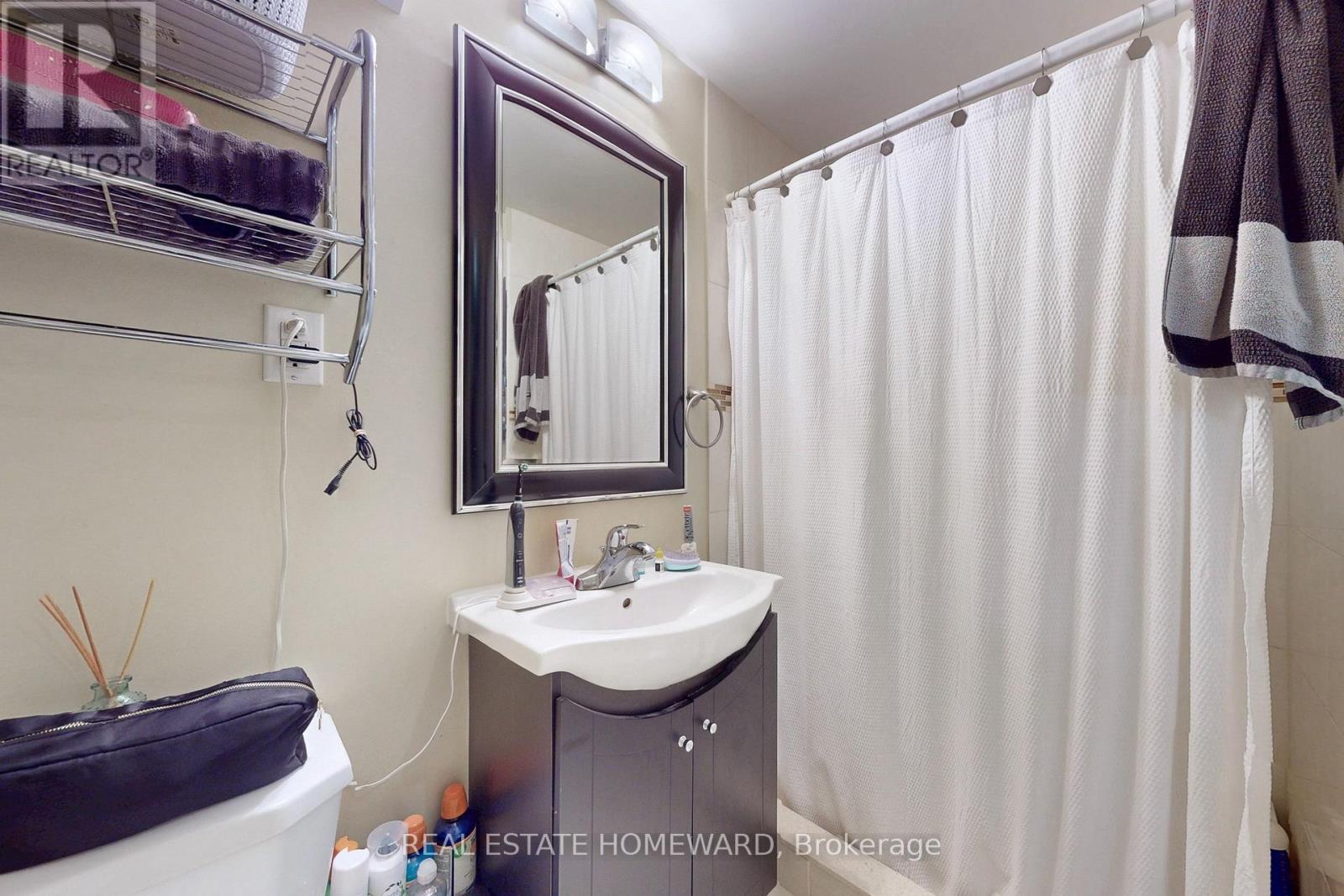255 Kristin Grove, Mississauga (Mississauga Valleys), Ontario  L5A 3E7 - Photo 41 - W12482616