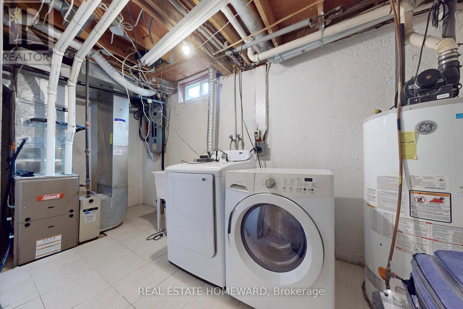 255 Kristin Grove, Mississauga (Mississauga Valleys), Ontario  L5A 3E7 - Photo 42 - W12482616