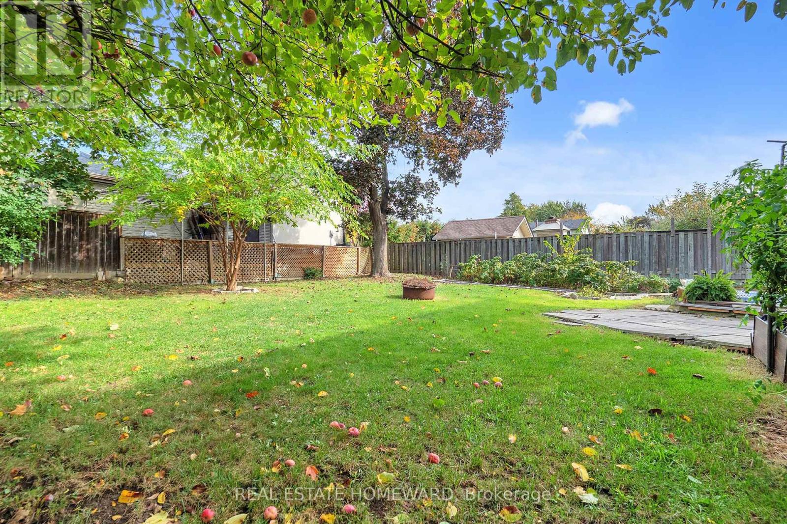 255 Kristin Grove, Mississauga (Mississauga Valleys), Ontario  L5A 3E7 - Photo 48 - W12482616