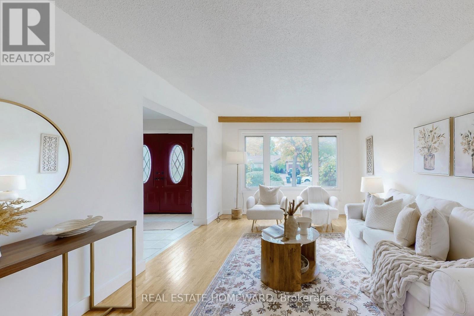 255 Kristin Grove, Mississauga (Mississauga Valleys), Ontario  L5A 3E7 - Photo 6 - W12482616